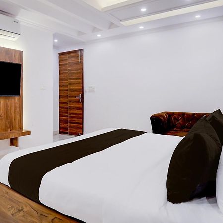 Townhouse Hotel Grand Emporio By Sbg Near Vaishali Metro Station 加济阿巴德 外观 照片