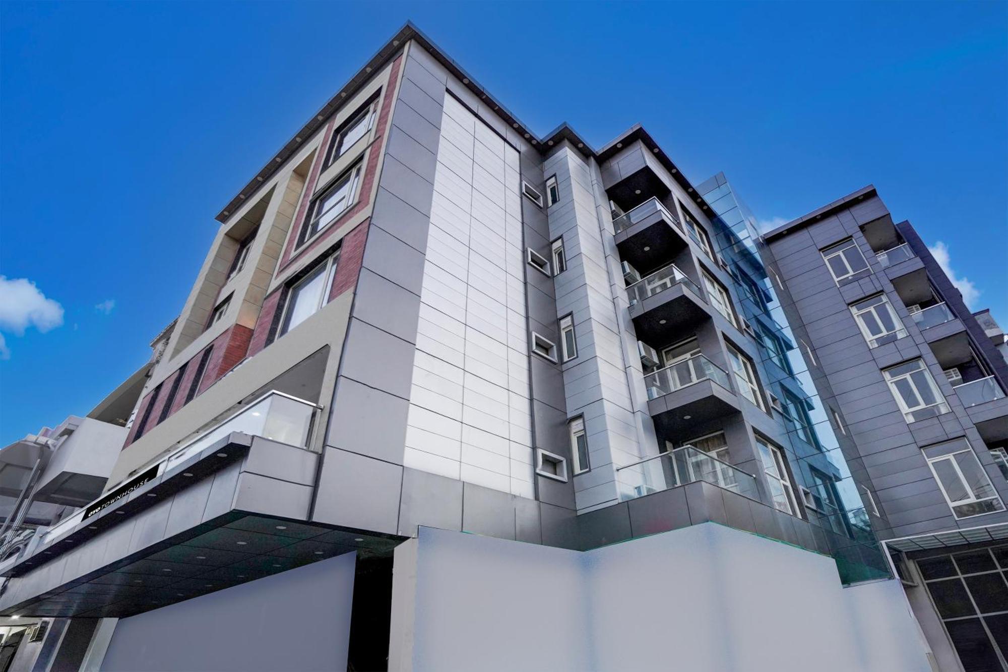 Townhouse Hotel Grand Emporio By Sbg Near Vaishali Metro Station 加济阿巴德 外观 照片