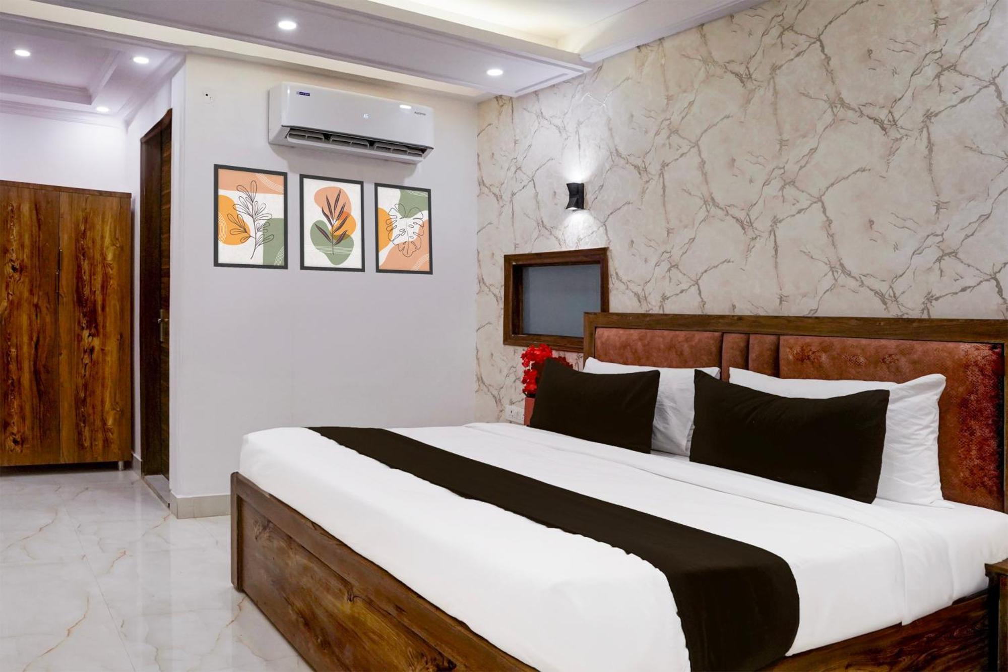 Townhouse Hotel Grand Emporio By Sbg Near Vaishali Metro Station 加济阿巴德 外观 照片