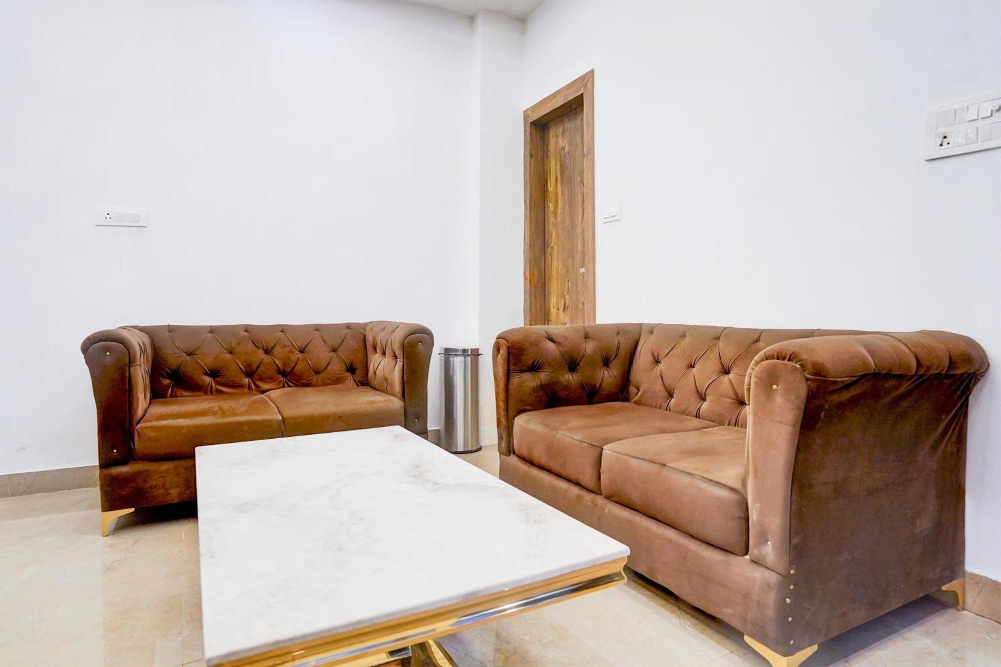 Townhouse Hotel Grand Emporio By Sbg Near Vaishali Metro Station 加济阿巴德 外观 照片